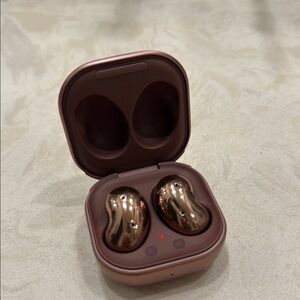 Wireless Samsung Earbuds with Charging Case